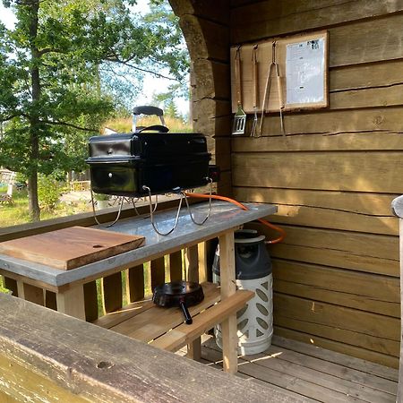 Timrad Stuga I Kanten Av Skogen Med Spa Moejlighet Mullsjö المظهر الخارجي الصورة