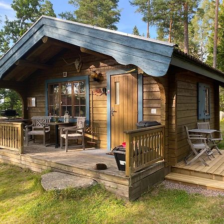 Timrad Stuga I Kanten Av Skogen Med Spa Moejlighet Mullsjö المظهر الخارجي الصورة