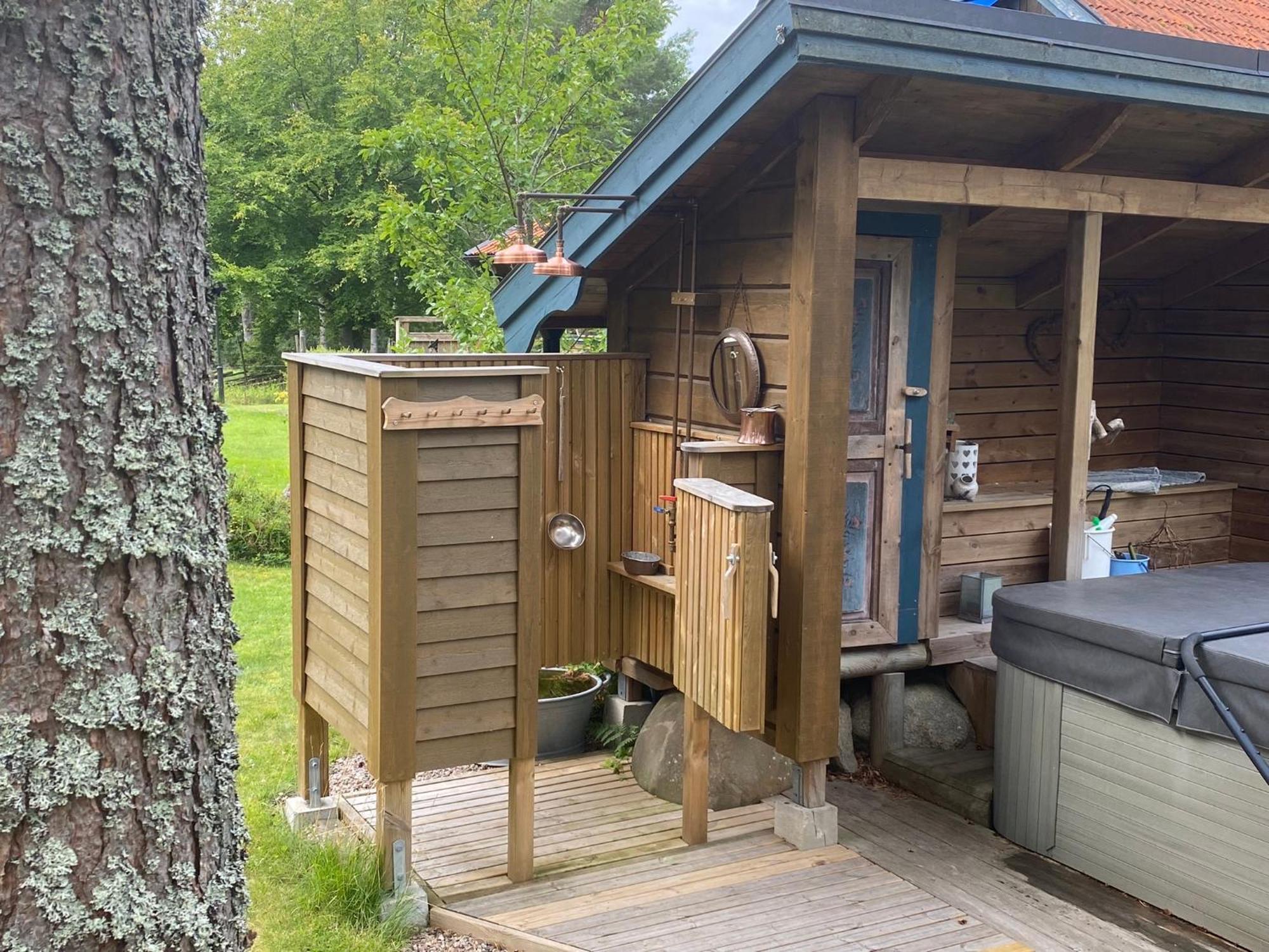 Timrad Stuga I Kanten Av Skogen Med Spa Moejlighet Mullsjö المظهر الخارجي الصورة