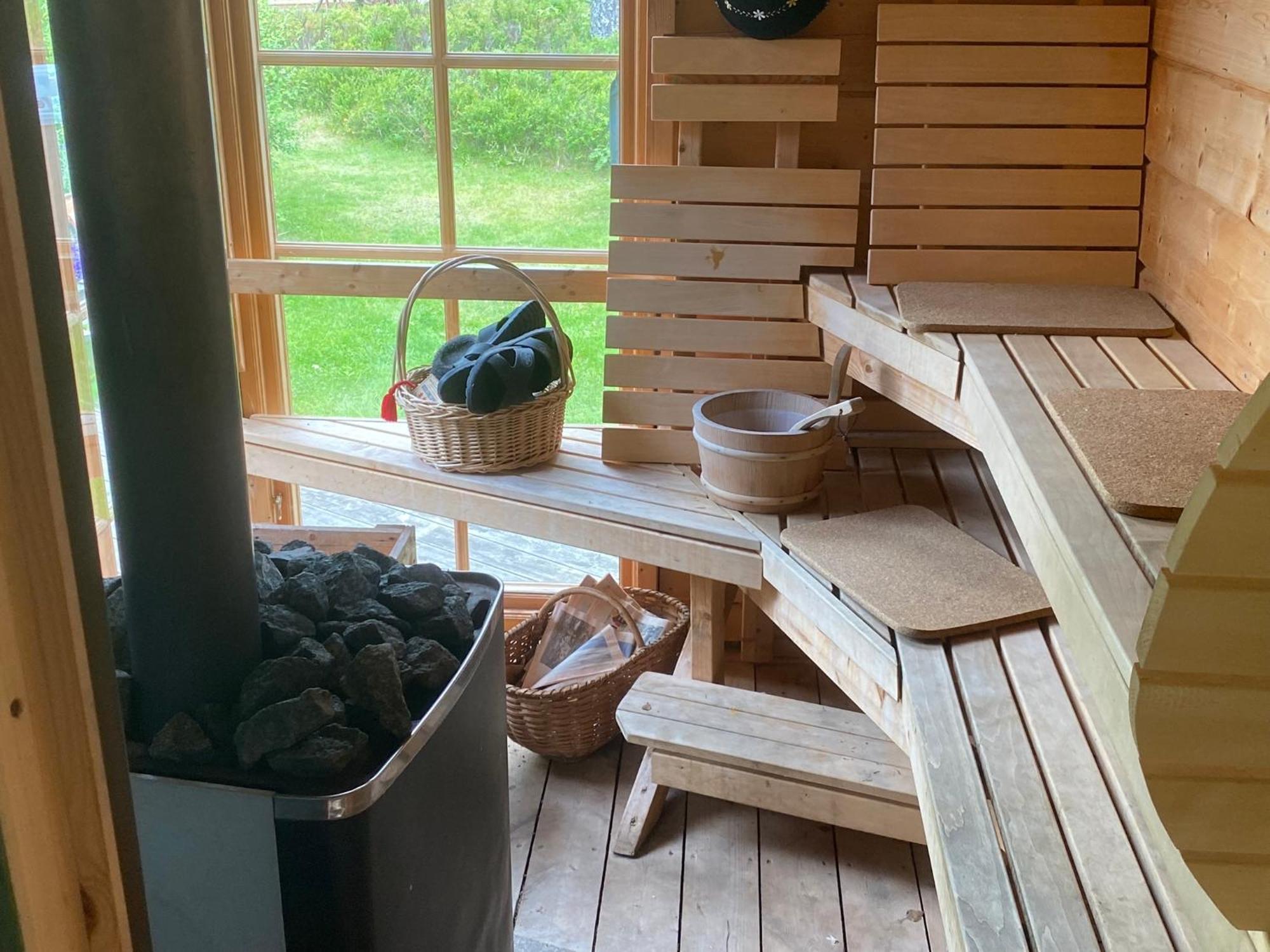 Timrad Stuga I Kanten Av Skogen Med Spa Moejlighet Mullsjö المظهر الخارجي الصورة